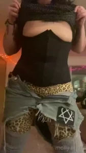 Love and kisses from your aquarian queen