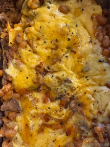 Yum snack time i need to work but i ll get it done after i eat got a