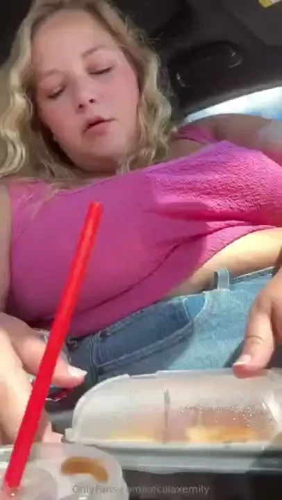 I needed a wendys fix and this was so yummy watch me devour a double 