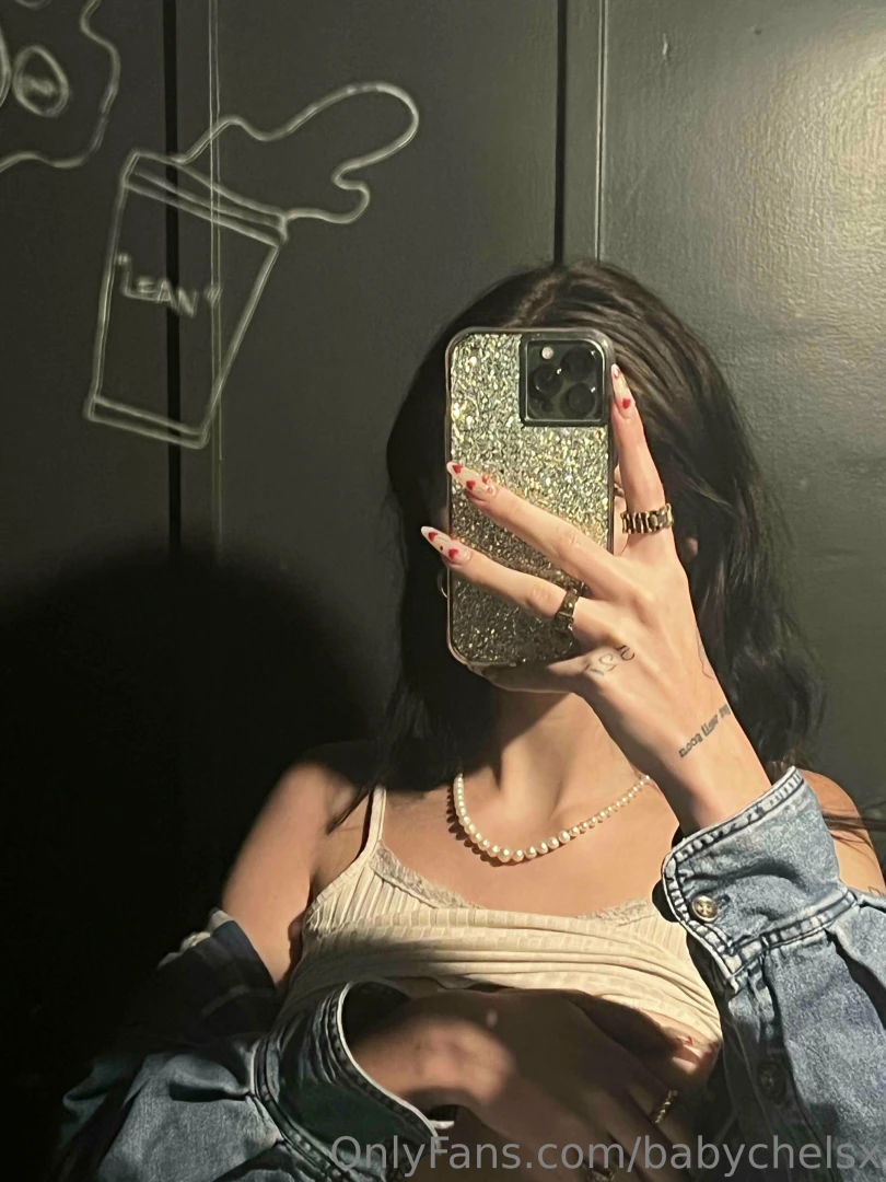 I wish you were here grabbing my tits rn 