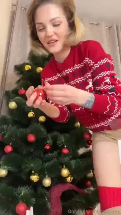 It s already festive in my house it s so nice to decorate the tree 