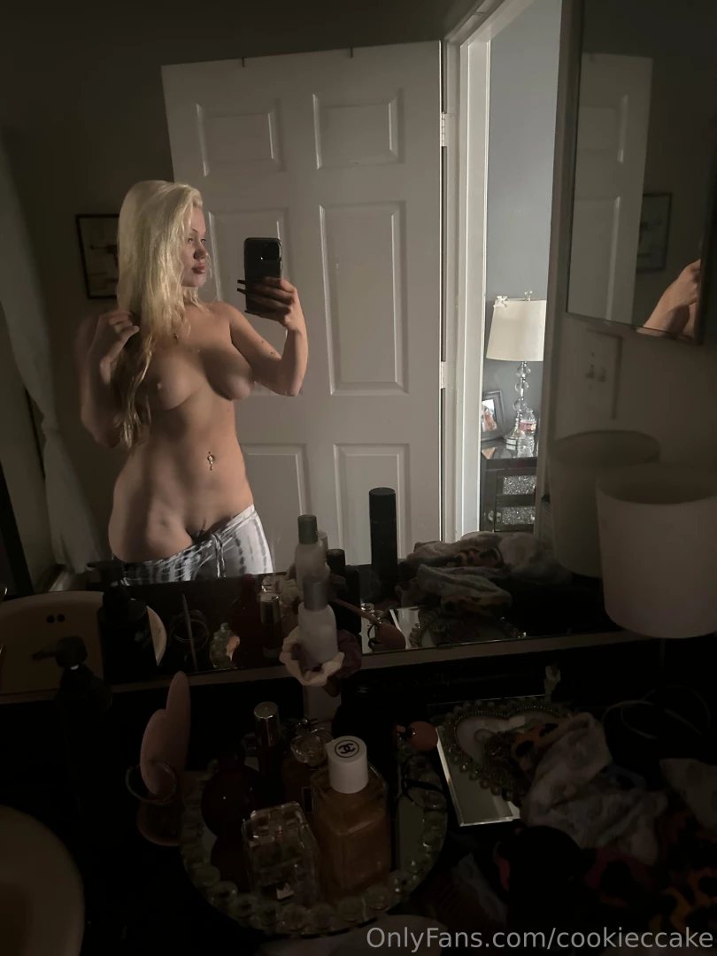 I hate that it gets so dark so early 