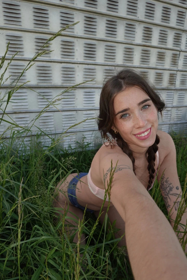 Follow liviniaroberts it s free 