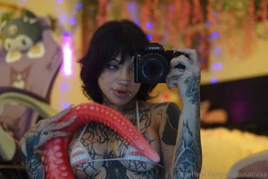 This toy s not the only thing i know how to handle