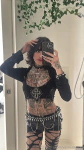 Yes you re allowed to stare but only if you know how to behave