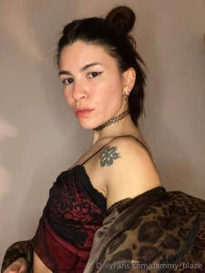 Give obey repeat your money looks so much better in my hands