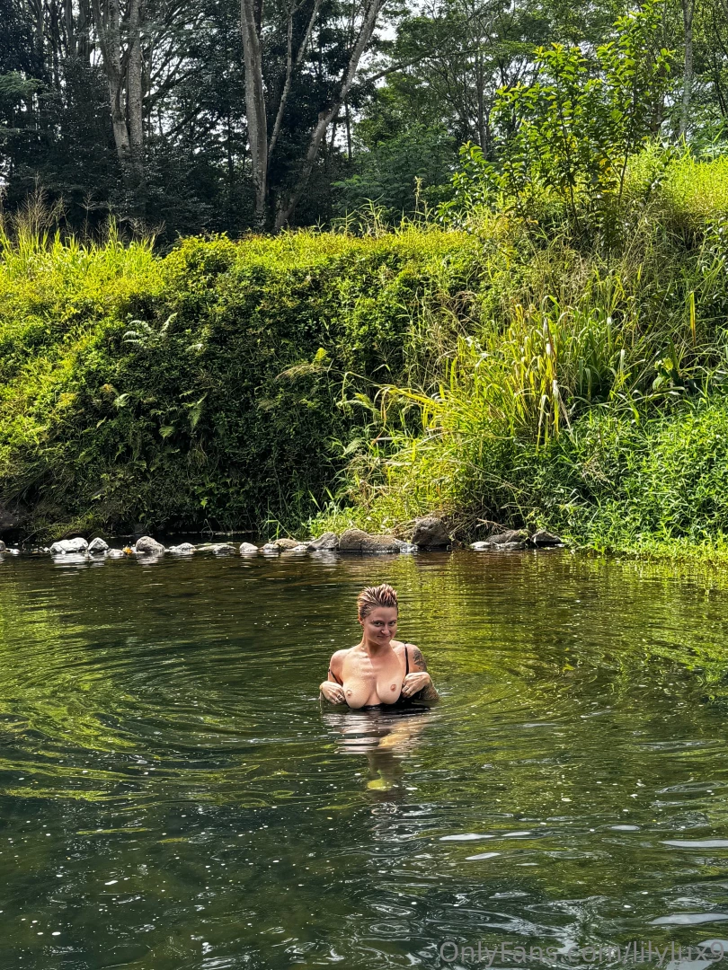 A lil exhibitionist fun in the sun 