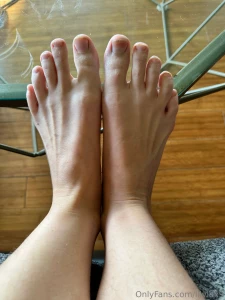 Are we into feet mine are also sweaty and ready to be rubbed all over
