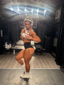 I m flexing every inch for you want to see more