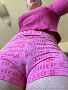 Do u think my camel toe is too noticeable part 2