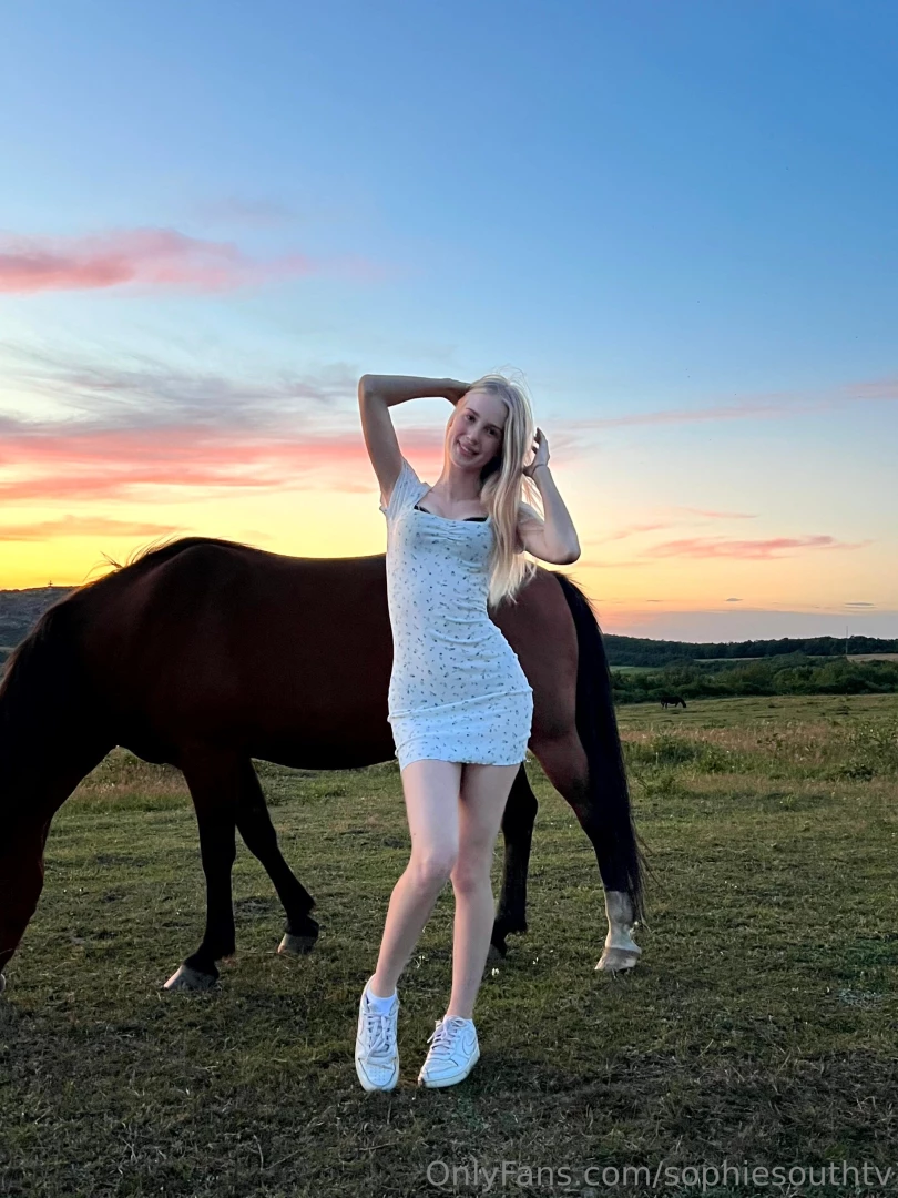 Whats prettier the view or me 