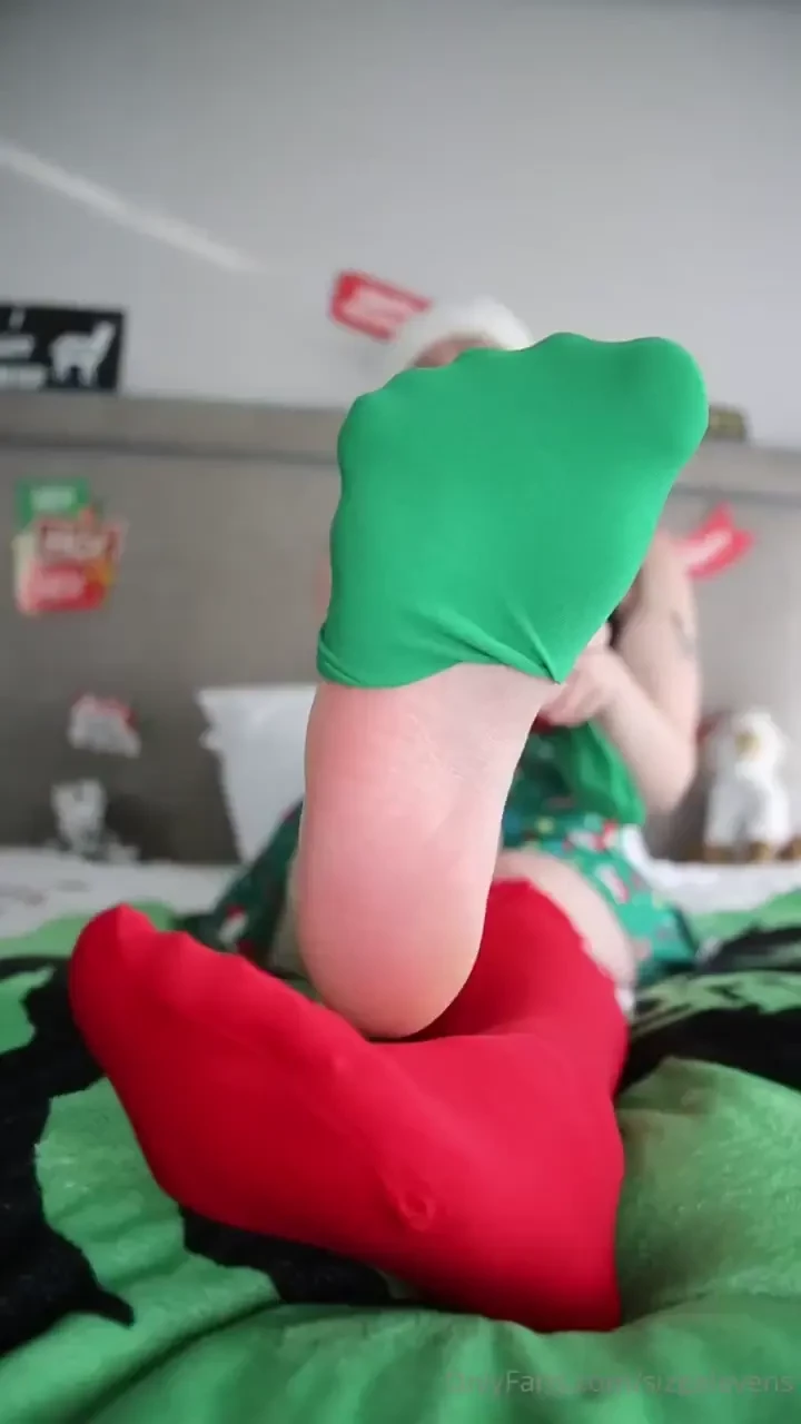 Rocking around the christmas feet 