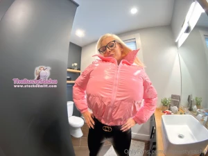 New photoset shiny puffy jacket expansion yes today is a colder day part 4