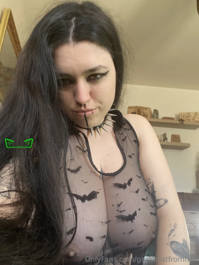 J ai gard celle-ci pour un moment plus avanc dans le mois en surprise part 2 