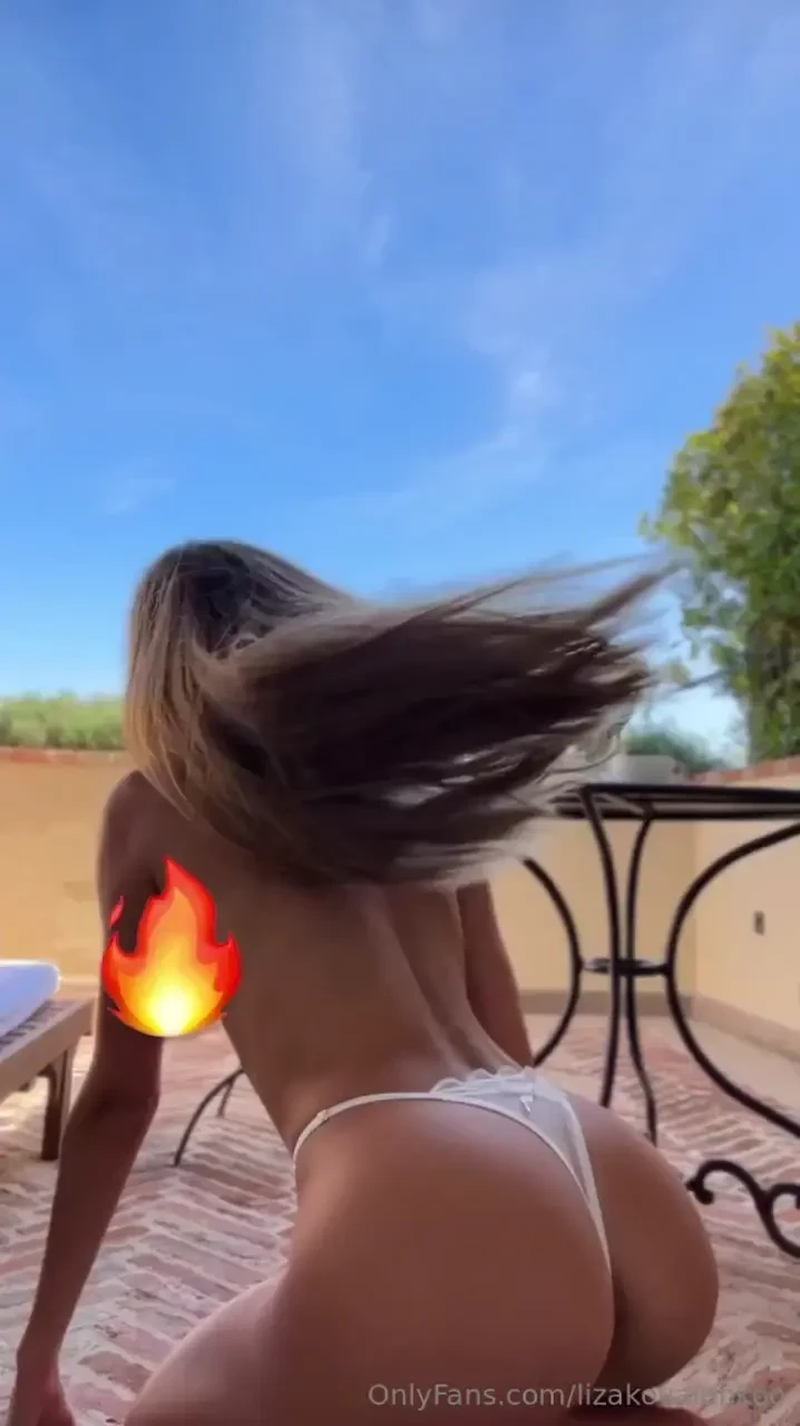 The naughtiest balcony situation showing you my pussy tits and butt 