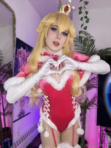 Guess what i just finished editing christmas themed cosplays are so
