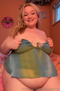 Watch me turn into a tipsy bloated mess as i down another glass of part 2