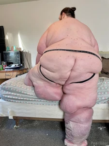 Fatass friday oh i was just doing some stretches why don t you cum in part 2