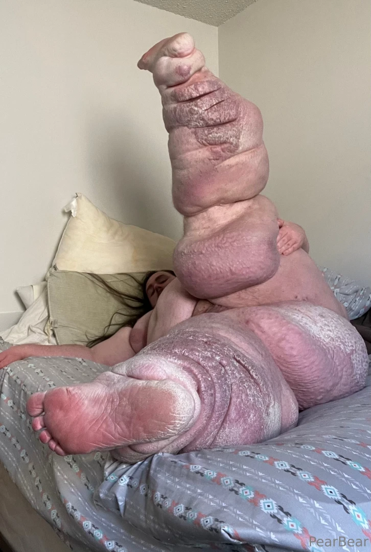 Gettin into bed is pretty darn hard when you re the size of a grizzly part 1 