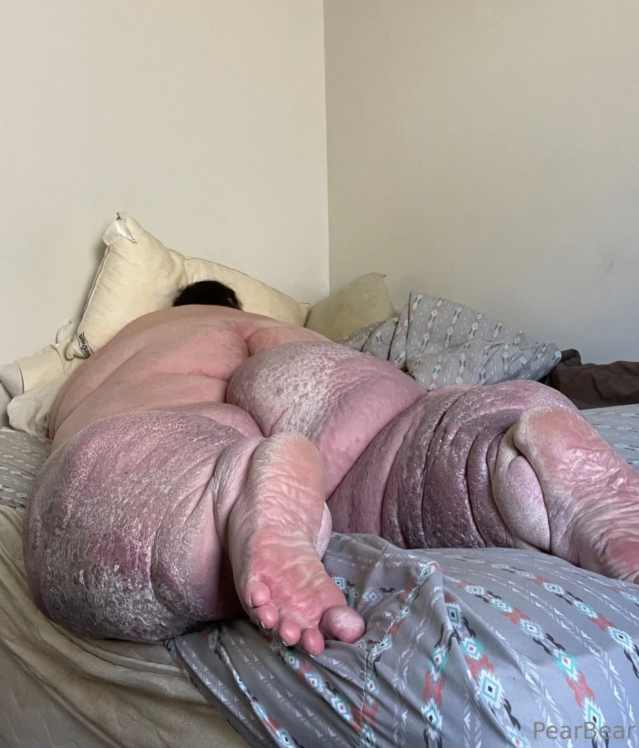 Gettin into bed is pretty darn hard when you re the size of a grizzly 