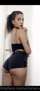 This is my natural latina booty i promise