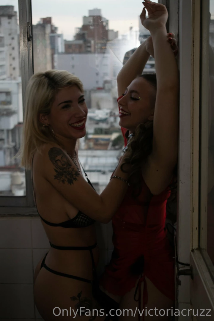 Being able to laugh together is soo important vanessagem 