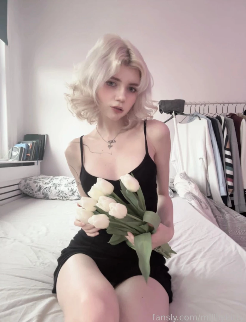 Young petite cute sweet fyp boobs littleboobs hot ass gfe gamergirl part 102 