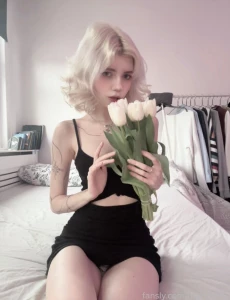 Young petite cute sweet fyp boobs littleboobs hot ass gfe gamergirl part 72