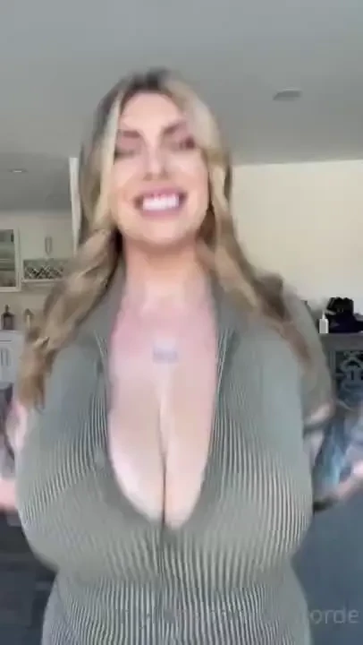 Fuck me so hard so my titties bounce like this ana vip 