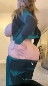 Turns me on so much sucking on my nipples and playing with my big