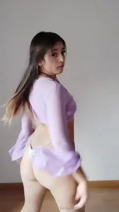 I wonder why i can t post these videos on tik tok c i would love to me 