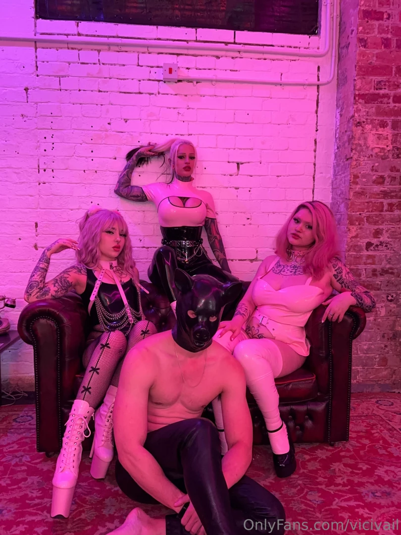 Here piggy piggy mxwillowneptune ivanahyde_ fitfemdom part 2 