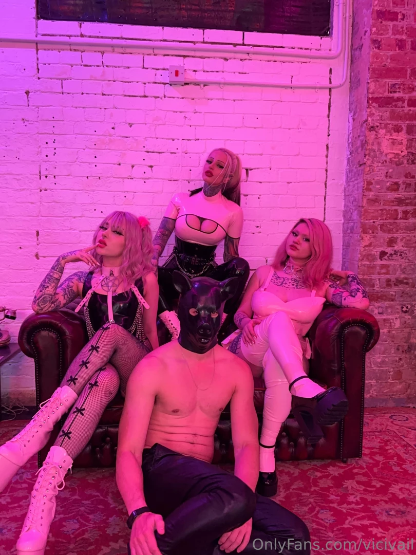 Here piggy piggy mxwillowneptune ivanahyde_ fitfemdom part 3 