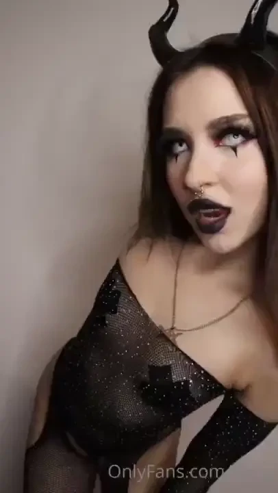 Locktober day 11 is waiting in your dms 