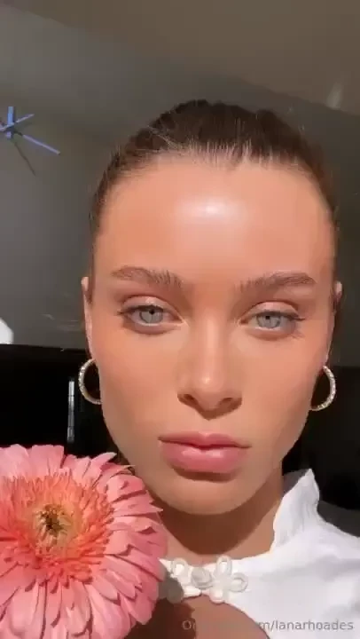 What kinda flowers are you getting me for a first date 