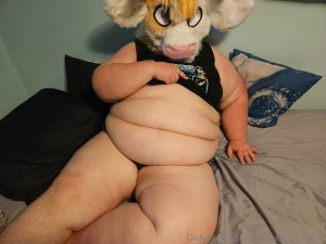 I hope yall are ok with some pics with my fursuit head in them lmao i part 8