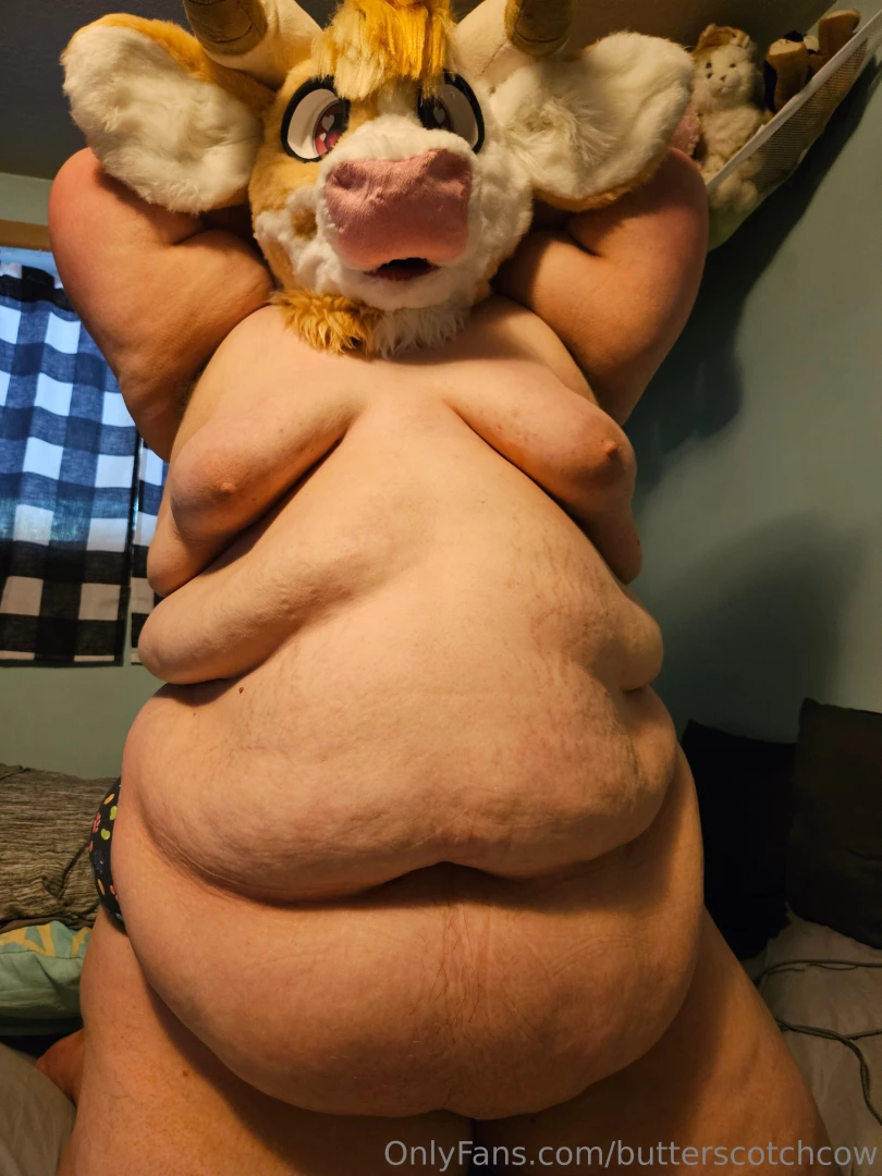 I hope yall are ok with some pics with my fursuit head in them lmao i part 12 