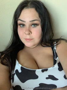 Go sub to my main vanessamarie999 for a free dick rating