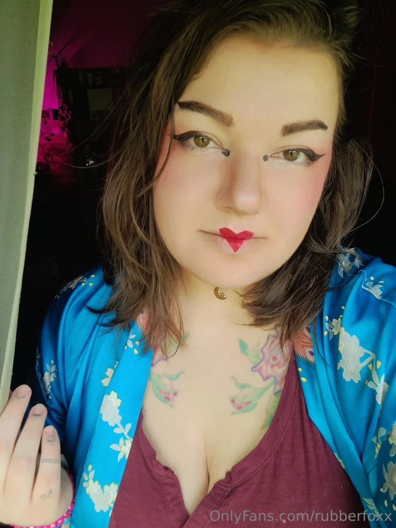 Packing to move has my brain all in a tizzy but i still look cute want part 1 