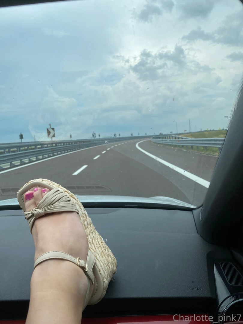 Ragazzi belli sono in macchina e sono molto vogliosa sono disponibile 