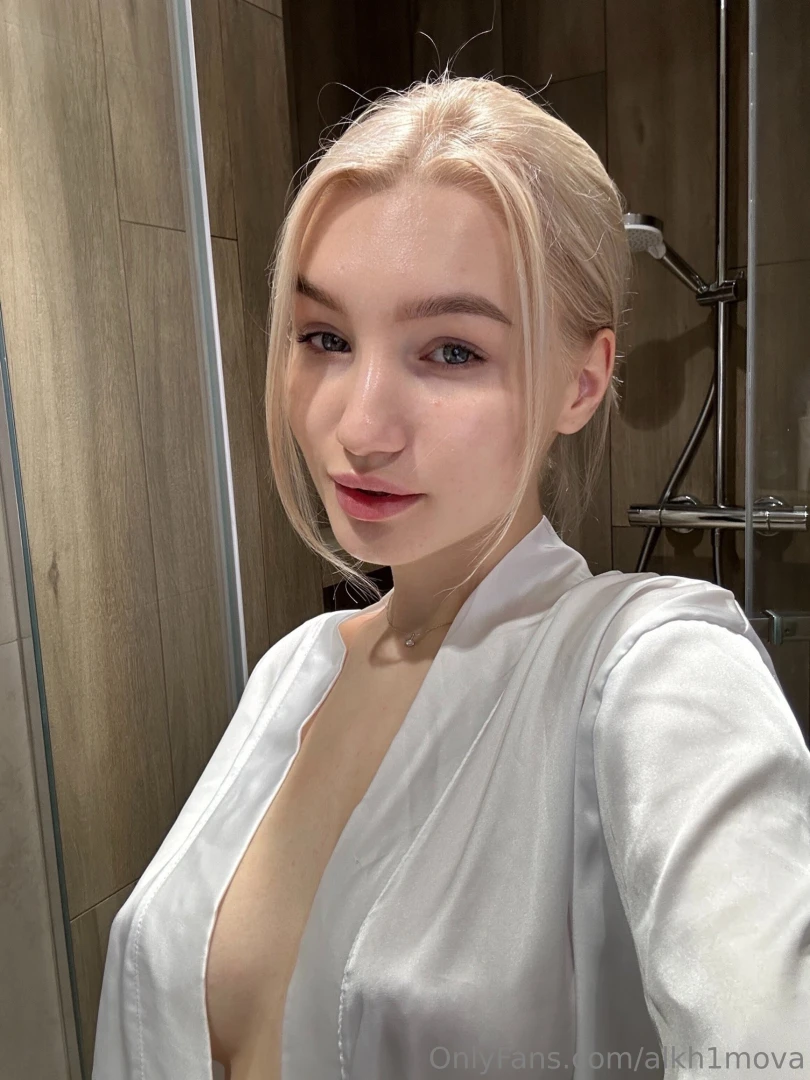 My lips in this photo are saying hello what would you say to them 