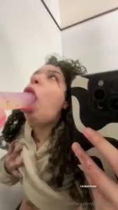 Suckin in the dressing room tip 13 to see the full vid