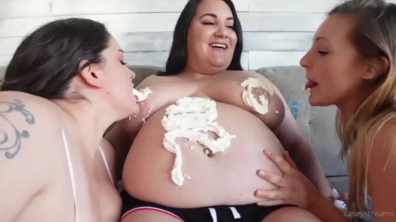 Fun little girl on girl cream licking sesh with ryliehaze420 and 