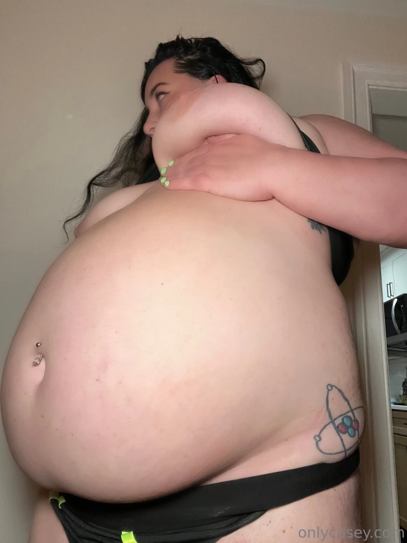 Finnna burst right open if i m not ready to pop i m not full enough 