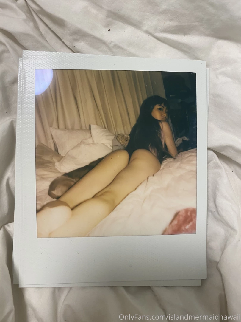 Should i post more polaroids from this set 