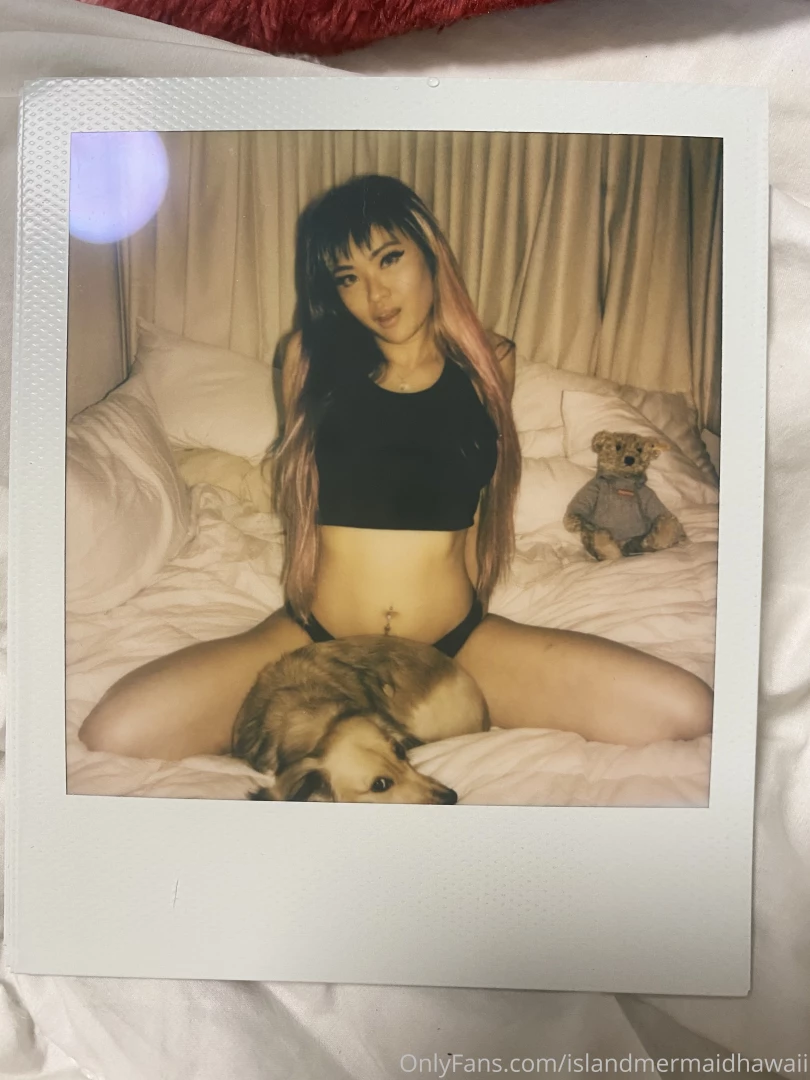 Should i post more polaroids from this set part 1 