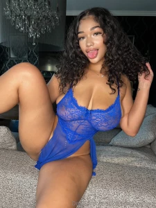 I m rubbing my pussy want to watch part 1