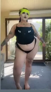 Clap if you lust for goth bbws don t worry i ll still be doing natural