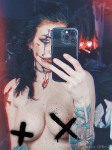 I did weird makeup again oh and post bj pic