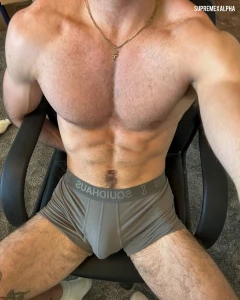 Come kiss my bulge under my desk while i work